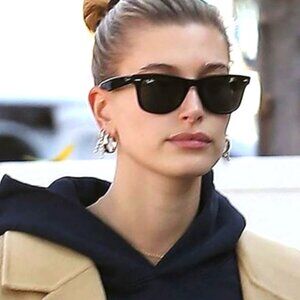 LIKE NEW RayBan Wayfarers RB2140 Black Ray ban Sunglasses